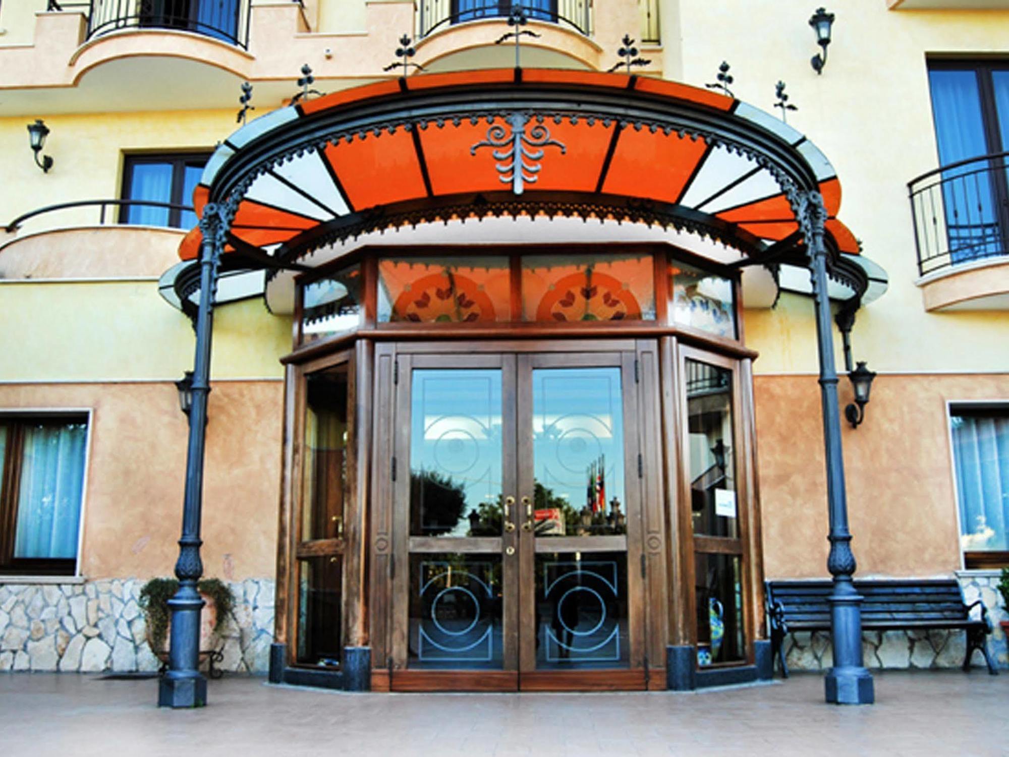 فندق ليكولافي  فندق لا فاييت المظهر الخارجي الصورة